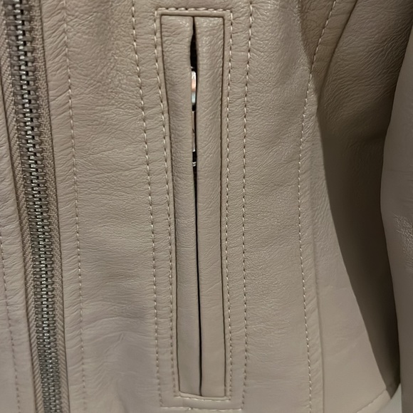 Abercrombie And Fitch Vegan Leather Moto Jacket - Picture 5 of 8
